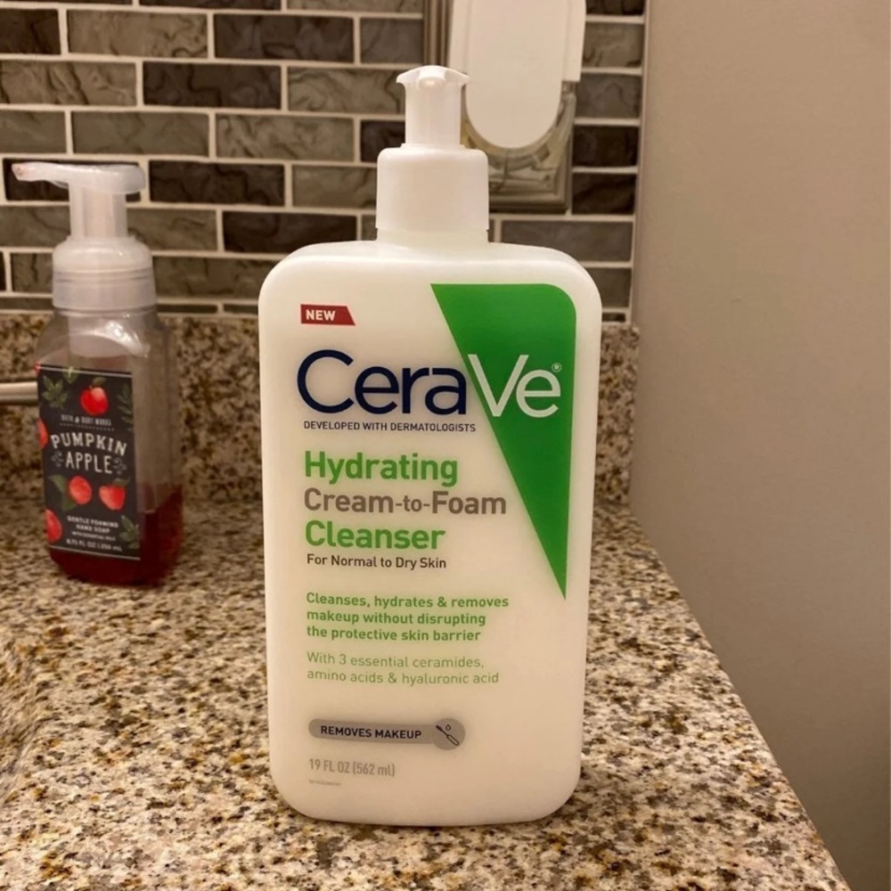 CeraVe Hydrating Cream-to-Foam Cleanser